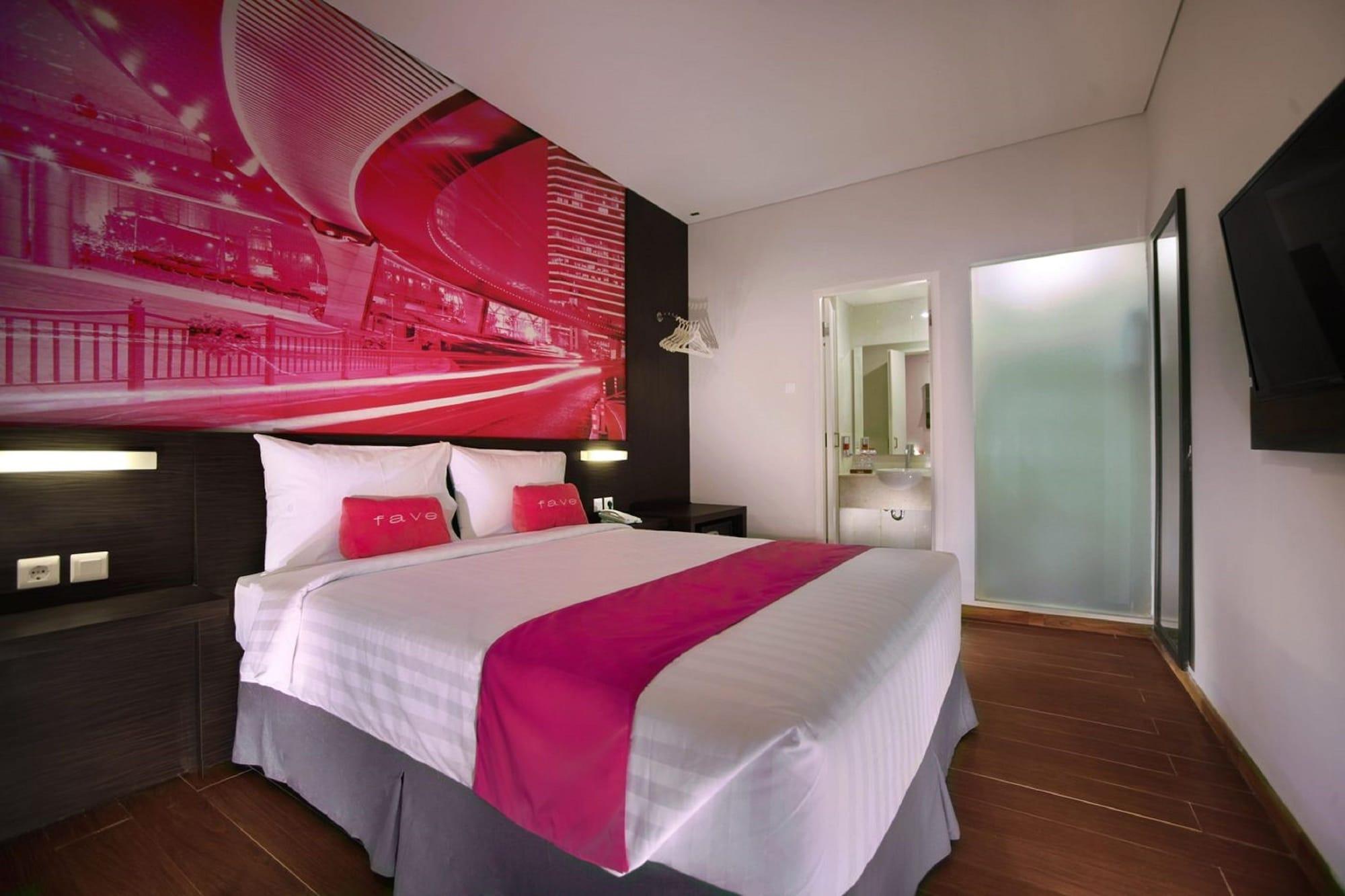 Favehotel Graha Agung Surabaya Esterno foto