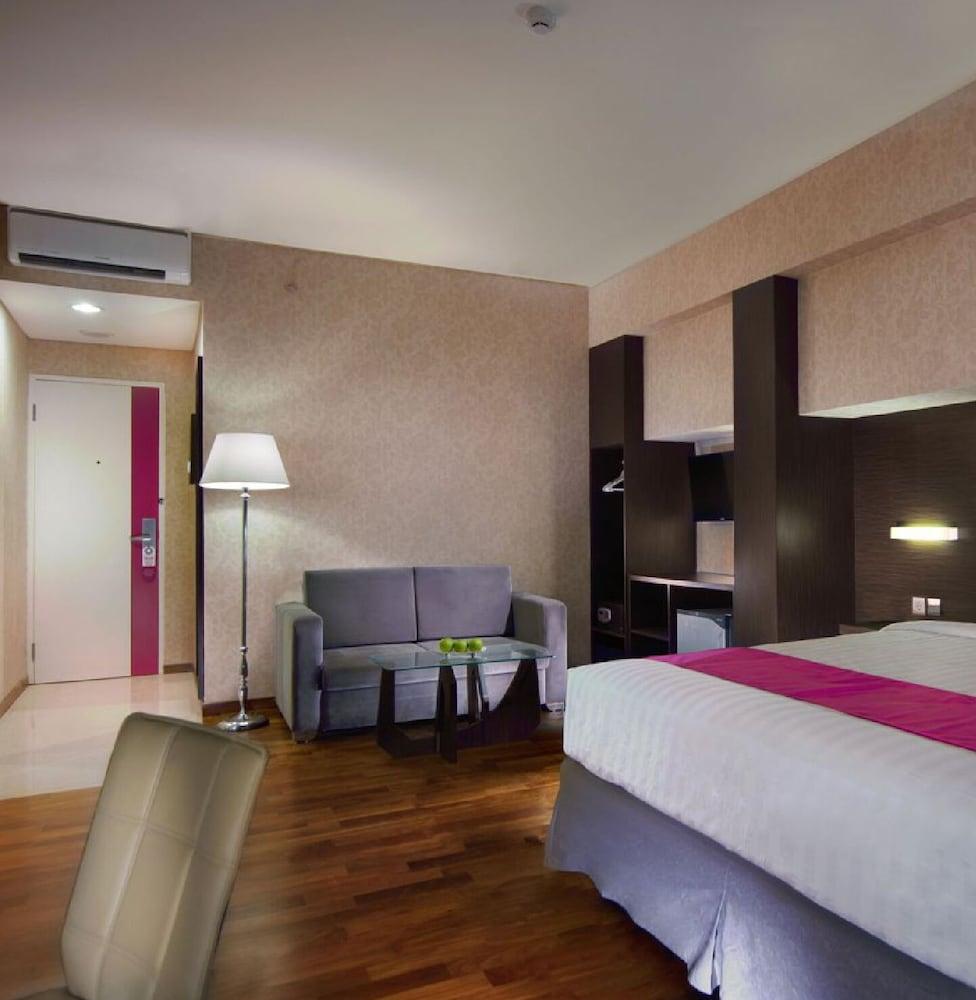 Favehotel Graha Agung Surabaya Esterno foto