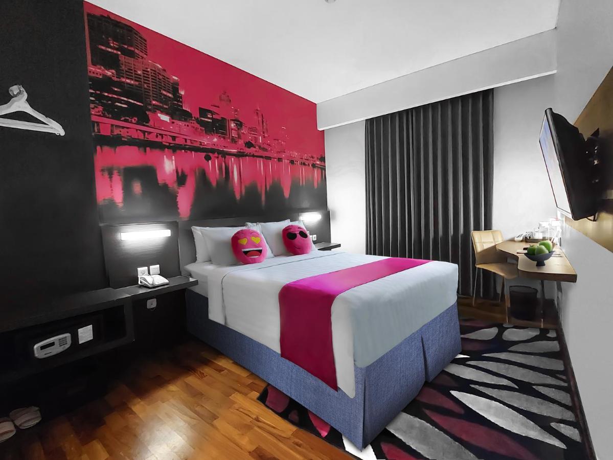 Favehotel Graha Agung Surabaya Esterno foto