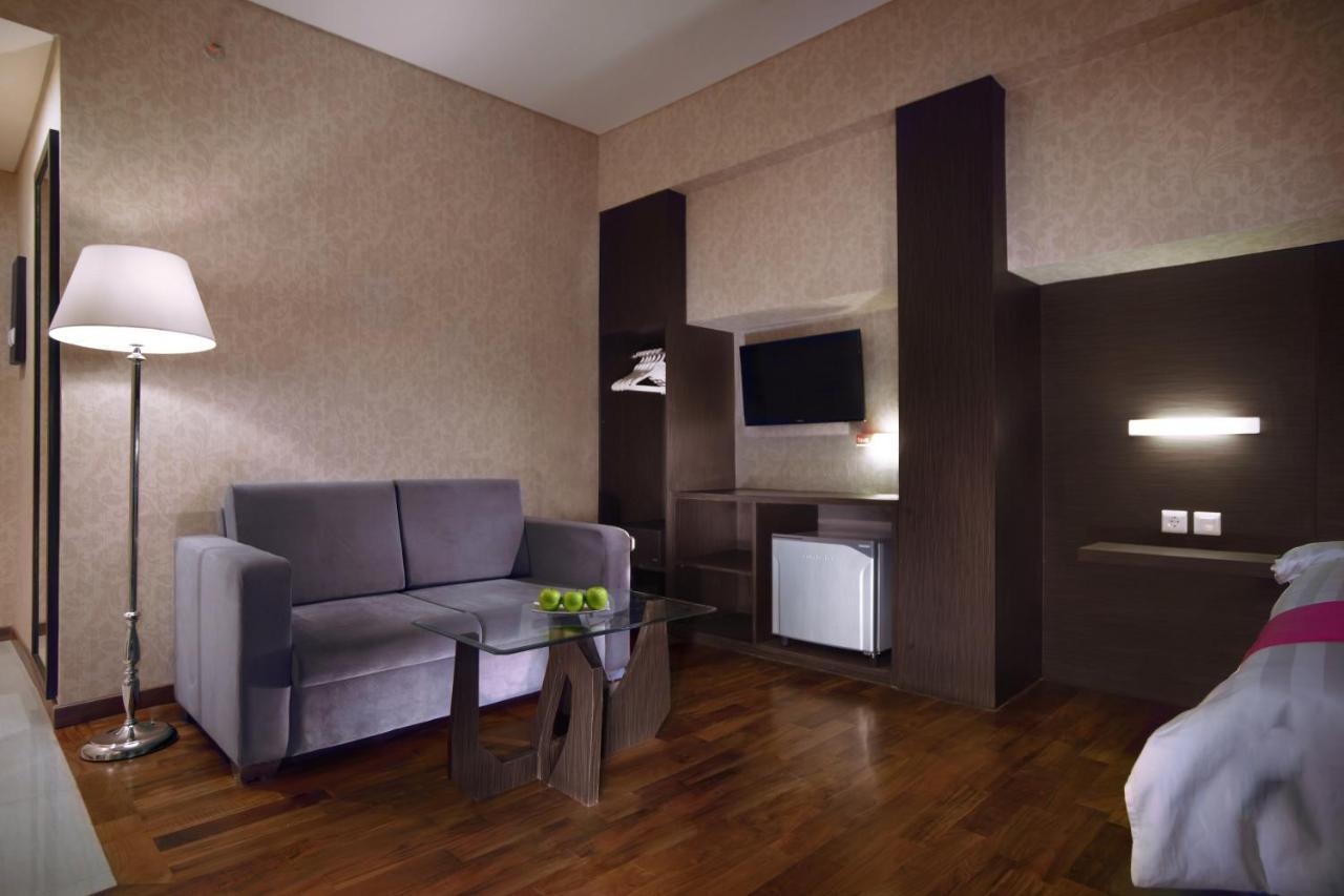 Favehotel Graha Agung Surabaya Esterno foto