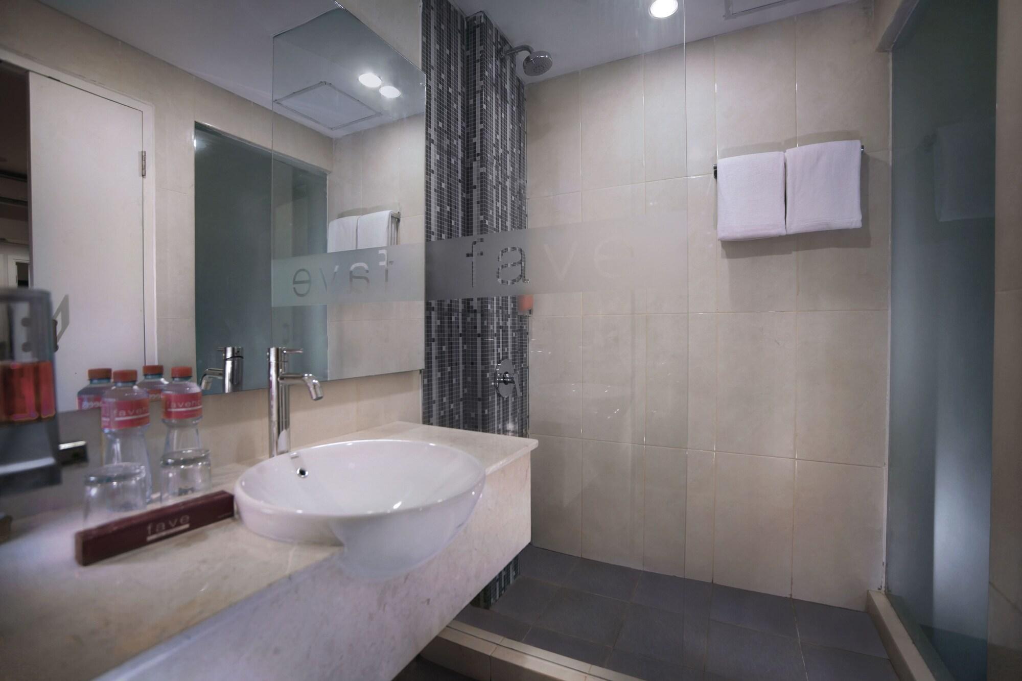 Favehotel Graha Agung Surabaya Esterno foto