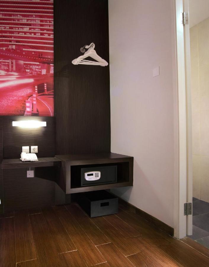 Favehotel Graha Agung Surabaya Esterno foto