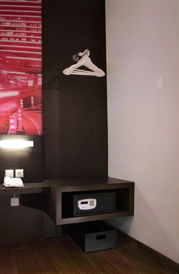 Favehotel Graha Agung Surabaya Esterno foto