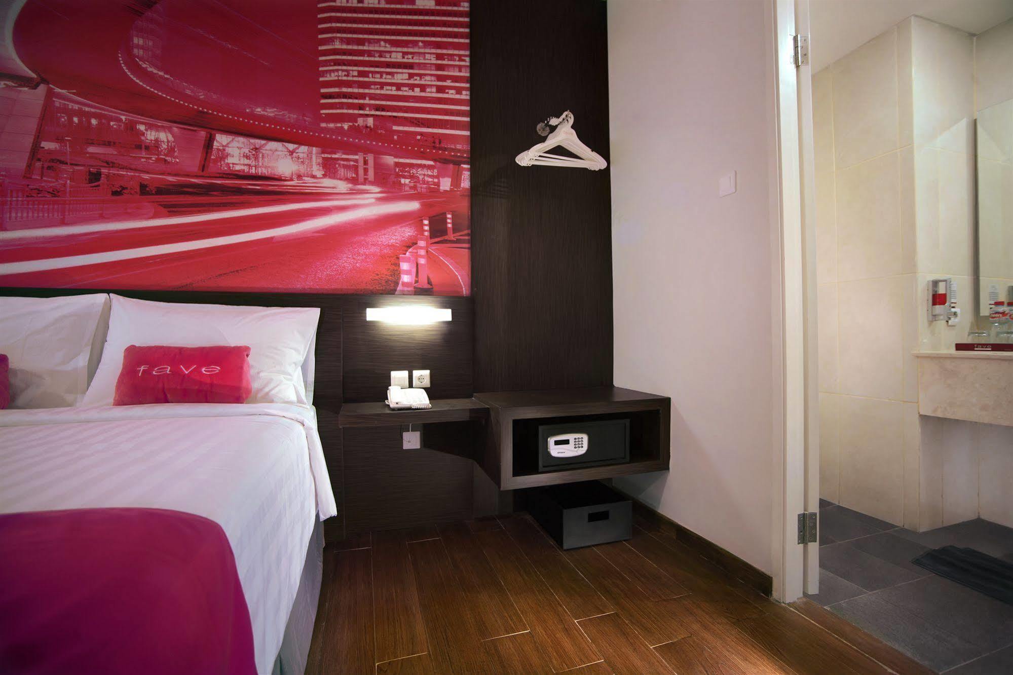 Favehotel Graha Agung Surabaya Esterno foto